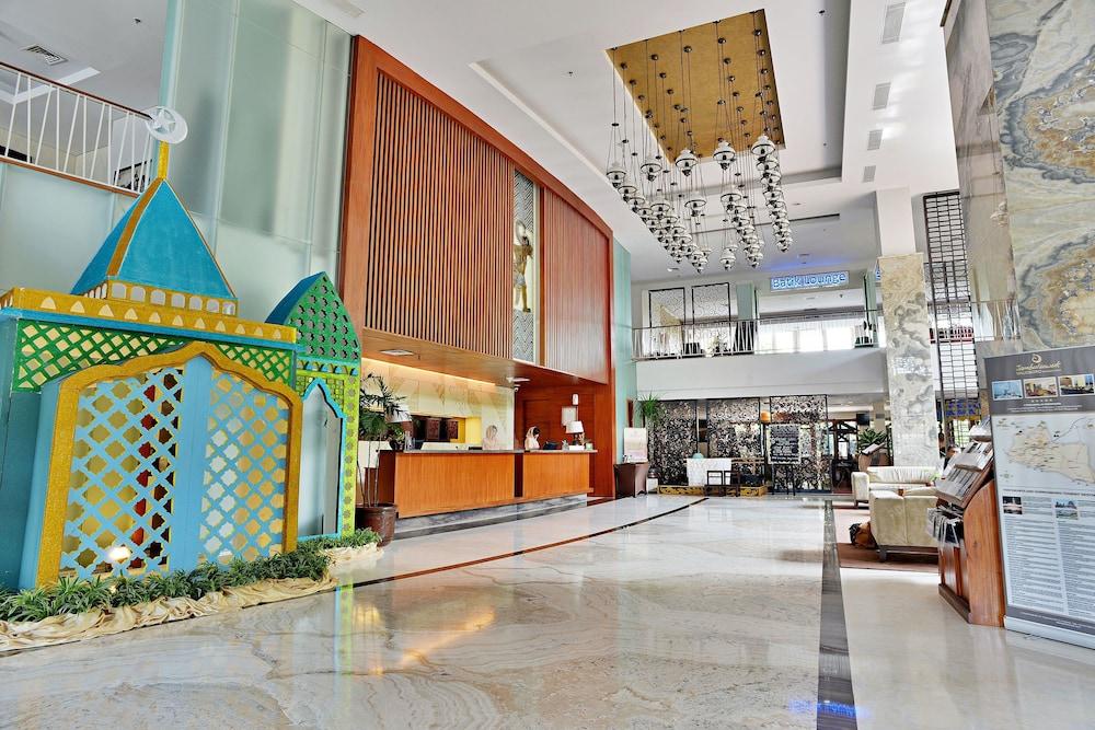 Jambuluwuk Malioboro Hotel Yogyakarta Luaran gambar Lobby
